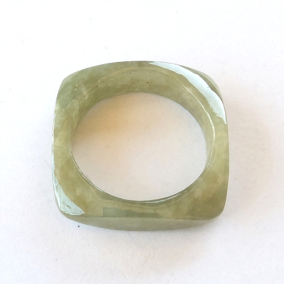 Jade Square Cut Green Semi Precious Stone Ring Artisan Fine Jewelry 8 Vintage - Picture 1 of 9